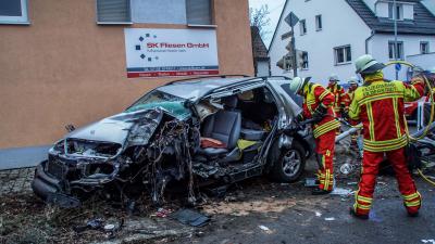 Filderstadt-Sielmingen: Medizinischer Notfall fuehrt zu einem Verkehrsunfall